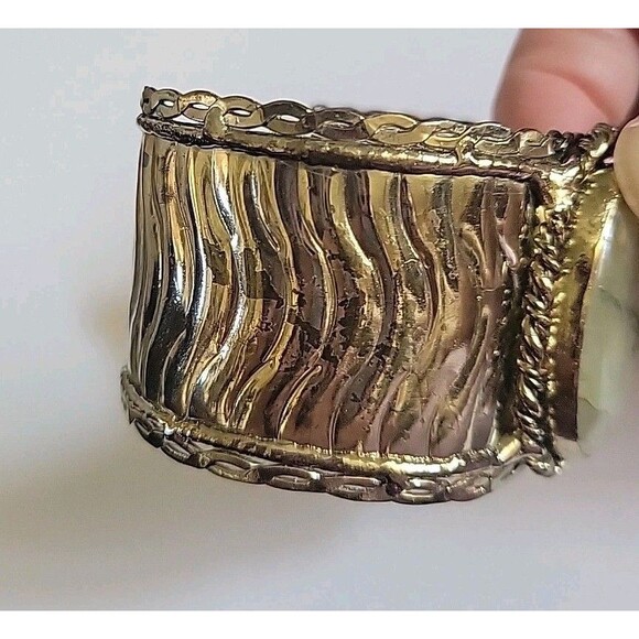 Natural Prehnite Statement Wide Cuff Bangle Bracelet Brass Tone - Picture 3 of 9